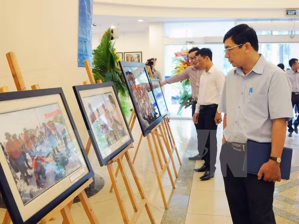 VNA exhibe fotos sobre el archipiélago nacional de Truong Sa ảnh 1
