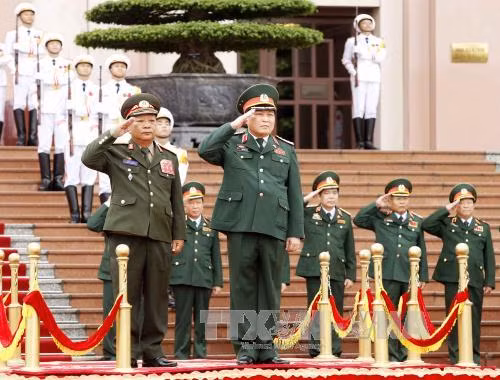 Laos tiene posición importante para Vietnam, dijo su ministro de Defensa ảnh 1