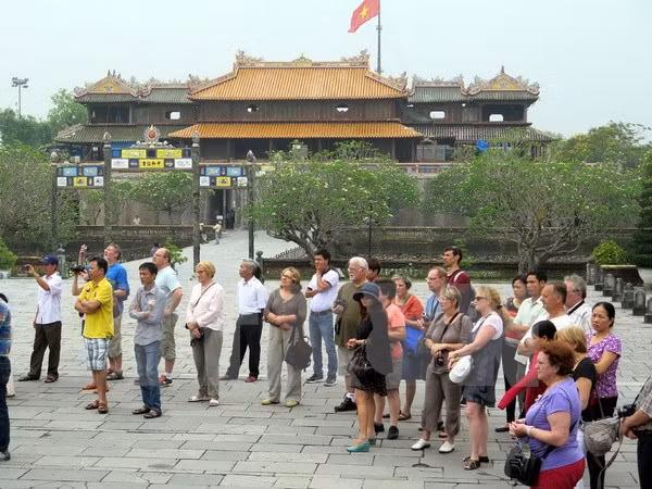 Más de 4,7 millones de turistas extranjeros visitan Vietnam en primer semestre ảnh 1