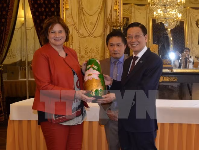 Hanoi y Ginebra robustecen relaciones de amistad y cooperación ảnh 1