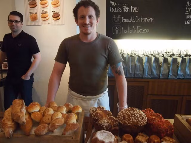 Conocido pastelero francés muestra técnicas en Vietnam ảnh 1