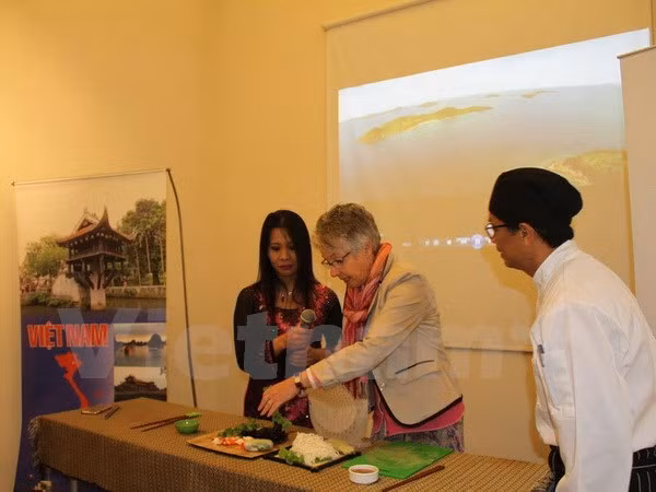 Promueven arte culinaria vietnamita en Argentina ảnh 1