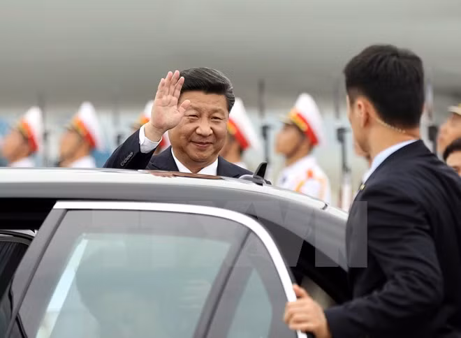Llega Xi Jinping a Vietnam para iniciar visita estatal ảnh 1