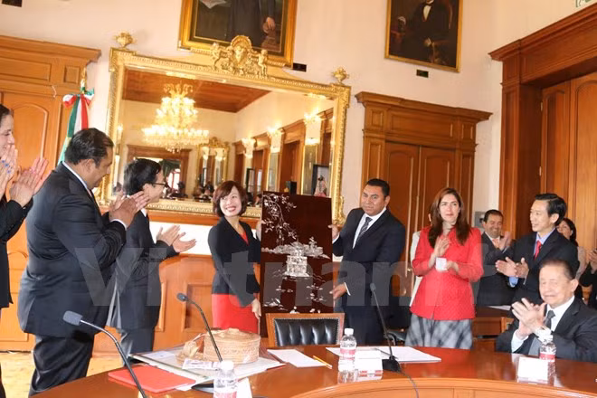 Celebran convenio de hermandad entre ciudades de Vietnam y México ảnh 1