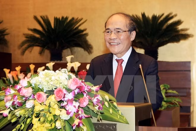 Líder parlamentario vietnamita parte en viaje oficial a China ảnh 1