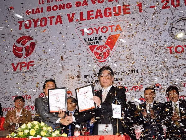 Toyota continúa siendo patrocinador de la liga vietnamita de fútbol ảnh 1