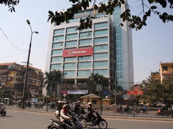 Condenan a prisión a implicados en fraude comercial en Agribank ảnh 1