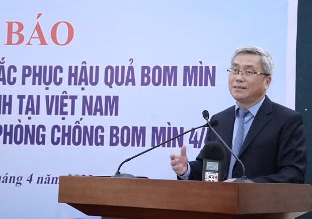 Desactivar bombas y minas, una tarea en curso en Vietnam para garantizar bienestar ảnh 2
