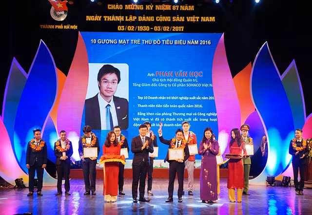 Honran en Vietnam a los 10 jóvenes más sobresalientes ảnh 1