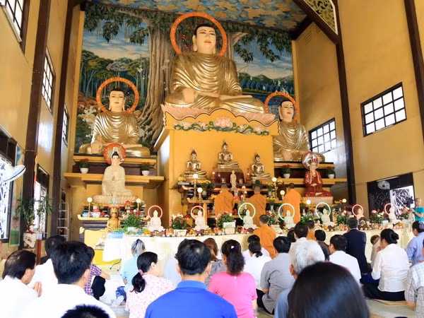 Rinden homenaje a expatriarca del centro del budismo vietnamita en Laos ảnh 1