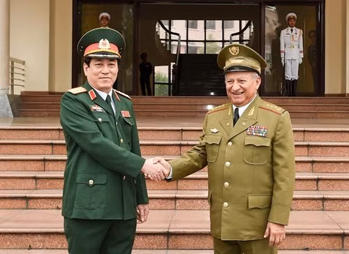 Vietnam y Cuba ratifican esfuerzos por impulsar nexos en defensa ảnh 1