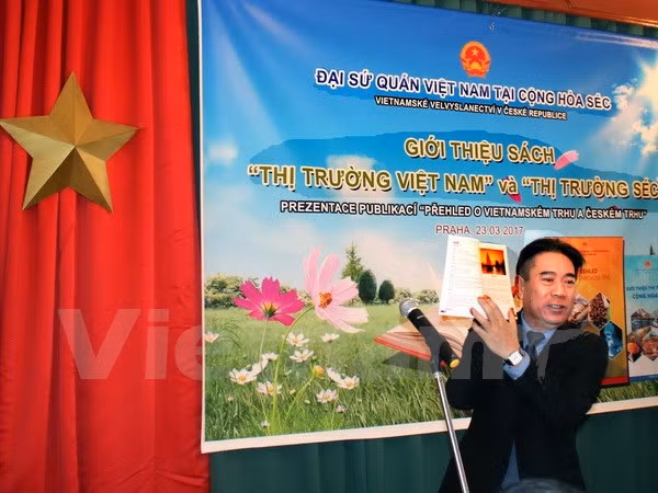 Publican manual sobre mercado vietnamita en República Checa ảnh 1