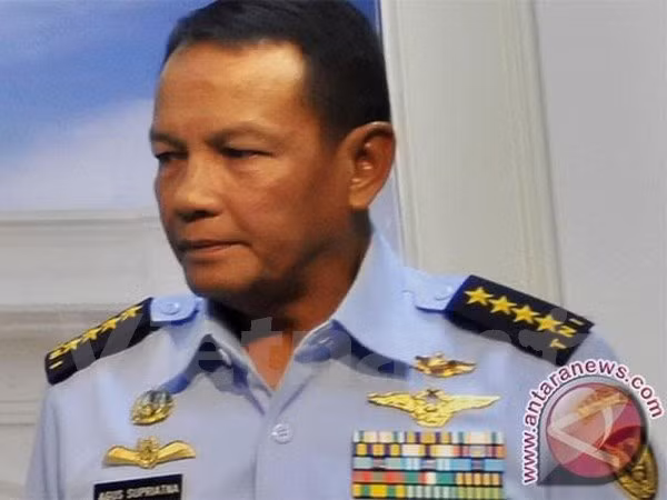 Cuatro muertos en accidente de avión militar en Indonesia ảnh 1