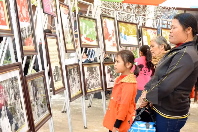 Abren exposición fotográfica sobre presidente Ho Chi Minh en Thai Nguyen ảnh 1