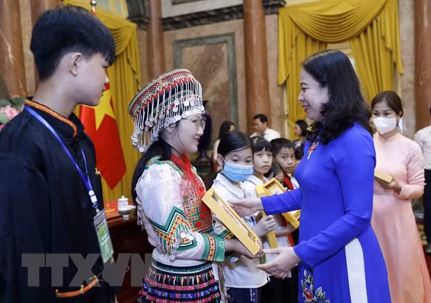 Vietnam siempre crea condiciones para ayudar a niños desfavorecidos, afirma vicepresidenta ảnh 1