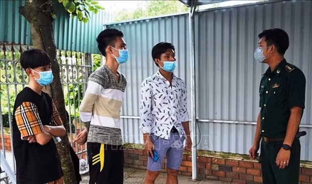 Vietnam recibe a trabajadores que huían de casino en Bavet de Camboya ảnh 1