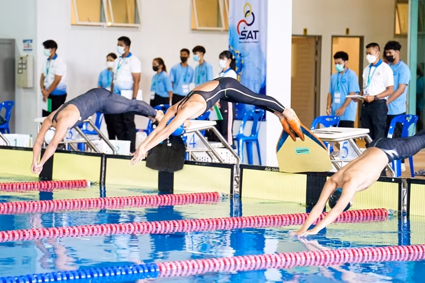  Vietnam se sitúa en primer lugar en Copa Mundial de Natación con Aletas en Piscina ảnh 2