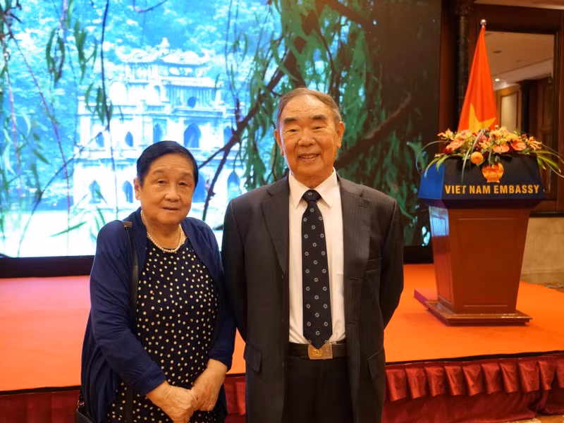 Académico chino aprecia perspectivas del desarrollo de Vietnam ảnh 1