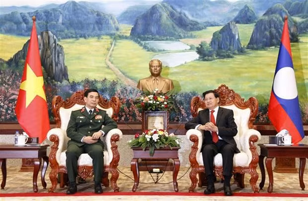 Vietnam atesora nexos especiales con Laos, afirma ministro de Defensa Nacional ảnh 1