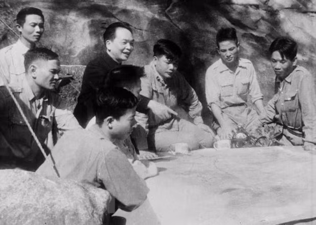 Recuerdan al general Vo Nguyen Giap a través de exhibición virtual ảnh 1