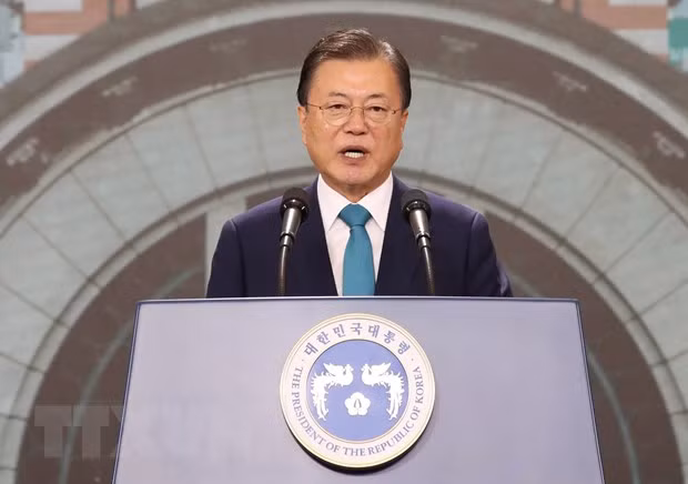Dirigentes de Vietnam felicitan a Corea del Sur por el Día de Liberación Nacional ảnh 1
