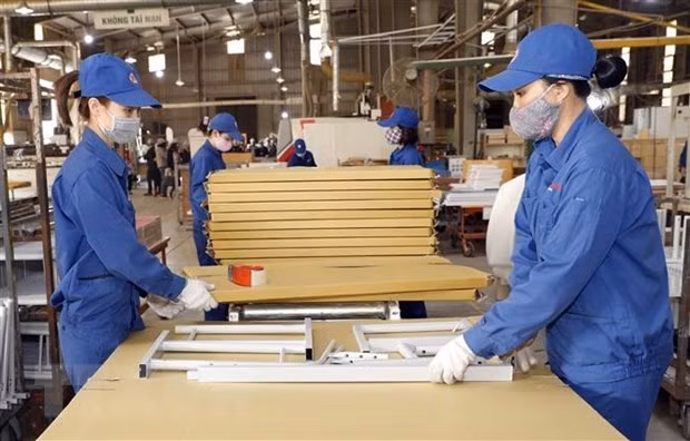 Tambaleante producción industrial de Vietnam debido a la pandemia ảnh 1