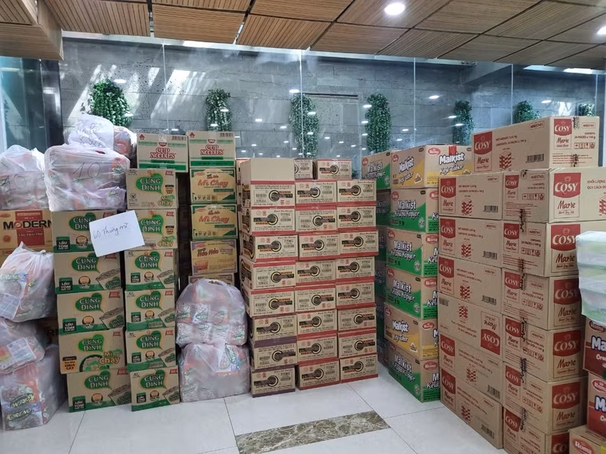 Consulesa honoraria de Sudáfrica apoya a hospitales de campaña vietnamitas ảnh 1