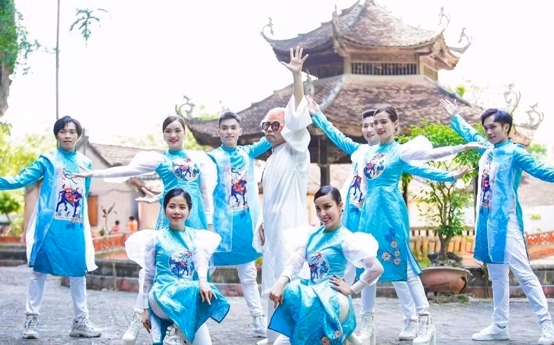 Estrena cantautor surcoreano nuevo video musical sobre Vietnam ảnh 1