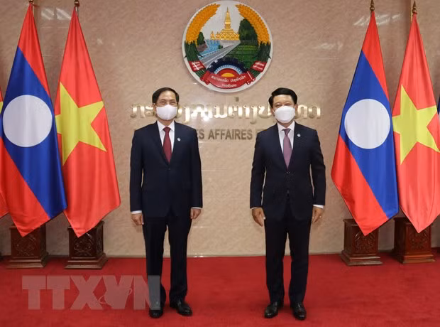 Promueven cooperación entre cancillerías de Vietnam y Laos ảnh 1