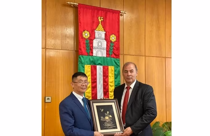 Resaltan afecto del pueblo eslovaco hacia Presidente Ho Chi Minh ảnh 1