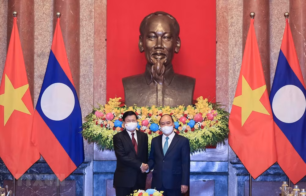 Visita del presidente de Vietnam a Laos evidencia solidaridad especial binacional ảnh 1