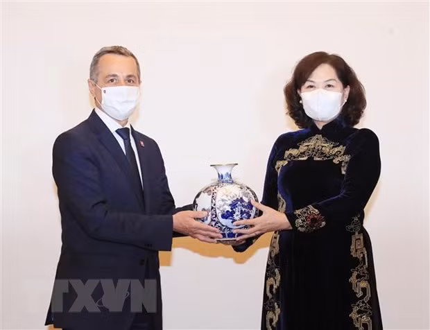 Celebran en Hanoi Día Nacional de Suiza y aniversario de los nexos diplomáticos con Vietnam ảnh 1