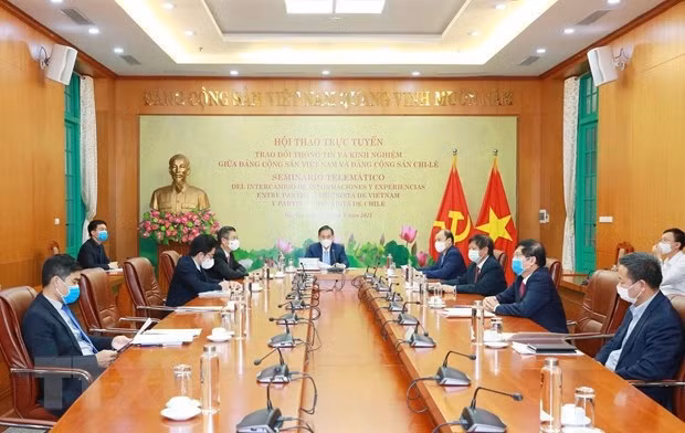 Fortalecen vínculos entre Partidos Comunistas de Vietnam y Chile ảnh 1