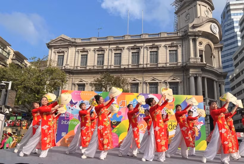 Promoción de cultura vietnamita en desfile internacional en Macao de China ảnh 1