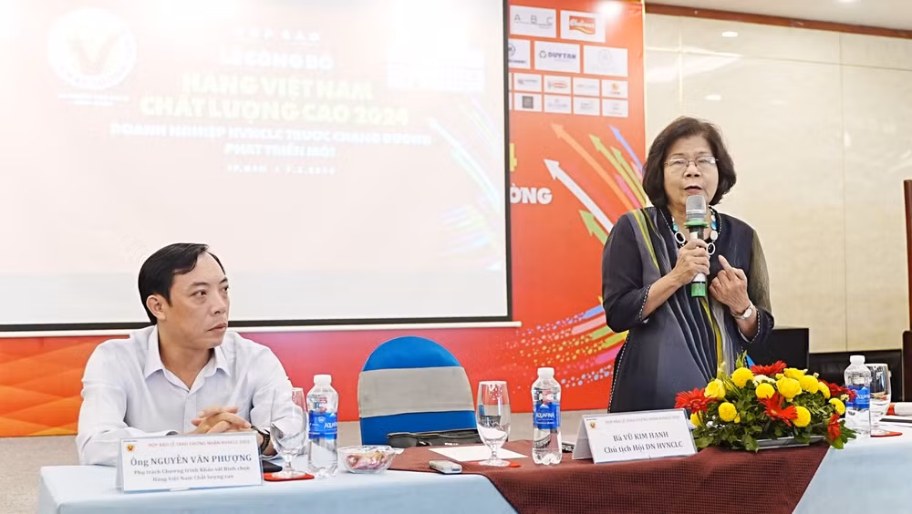 529 empresas obtienen certificado de Producto Vietnamita de alta calidad 2024 ảnh 1