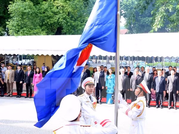 Cancillería vietnamita efectúa izamiento de bandera de ASEAN ảnh 1