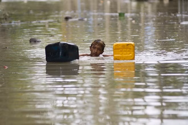 Complicada situación en países asiáticos por inundaciones ảnh 1