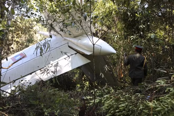 Premier vietnamita envía pésame por accidente de helicóptero en Laos ảnh 1