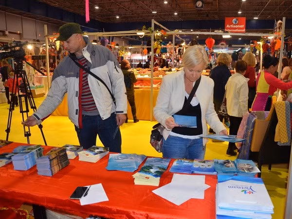 Productos artesanales vietnamitas en Feria Internacional en Francia ảnh 1