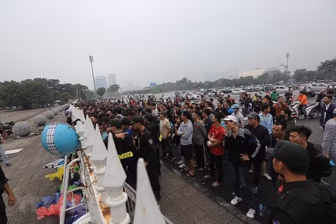 La afición agota las entradas para duelo Vietnam- Malasia en Copa AFF Suzuki ảnh 1