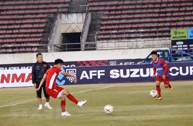 Vietnam listo para el primer partido contra Laos en Copa AFF Suzuki Cup ảnh 1
