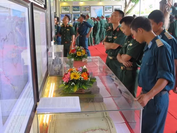 Exposición confirma soberanía vietnamita sobre archipiélagos en Mar del Este ảnh 1