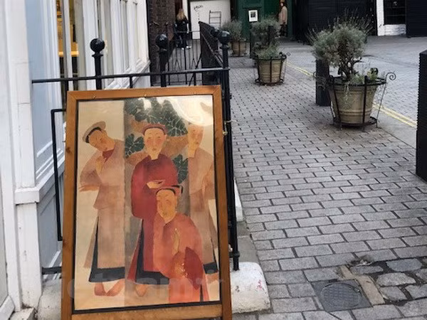 Público de Londres impresionado ante cuadros de famosos pintores vietnamitas ảnh 1