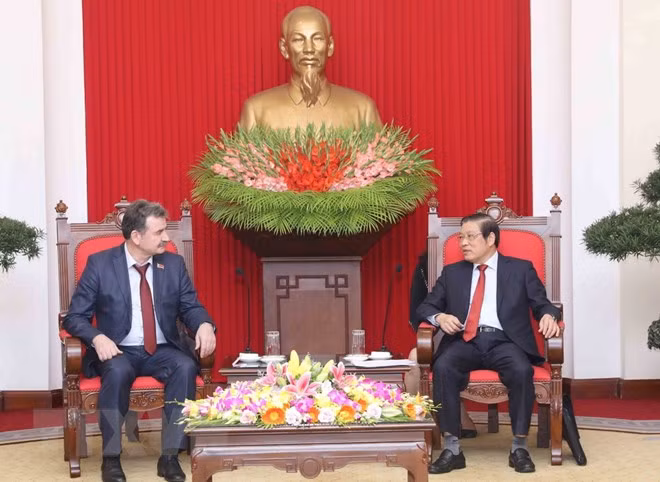 Fortalecen nexos partidistas Vietnam-Kazajstán ảnh 1