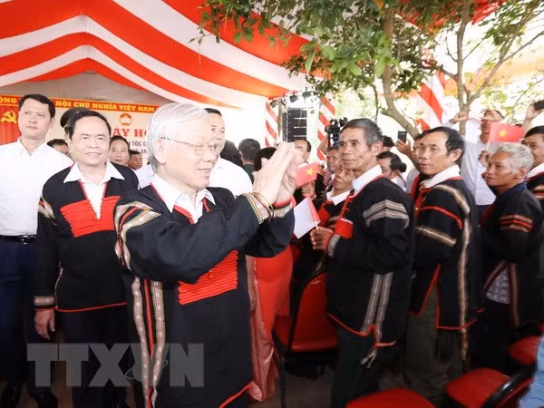 Máximo dirigente de Vietnam reitera necesidad de consolidar la gran unidad nacional ảnh 1