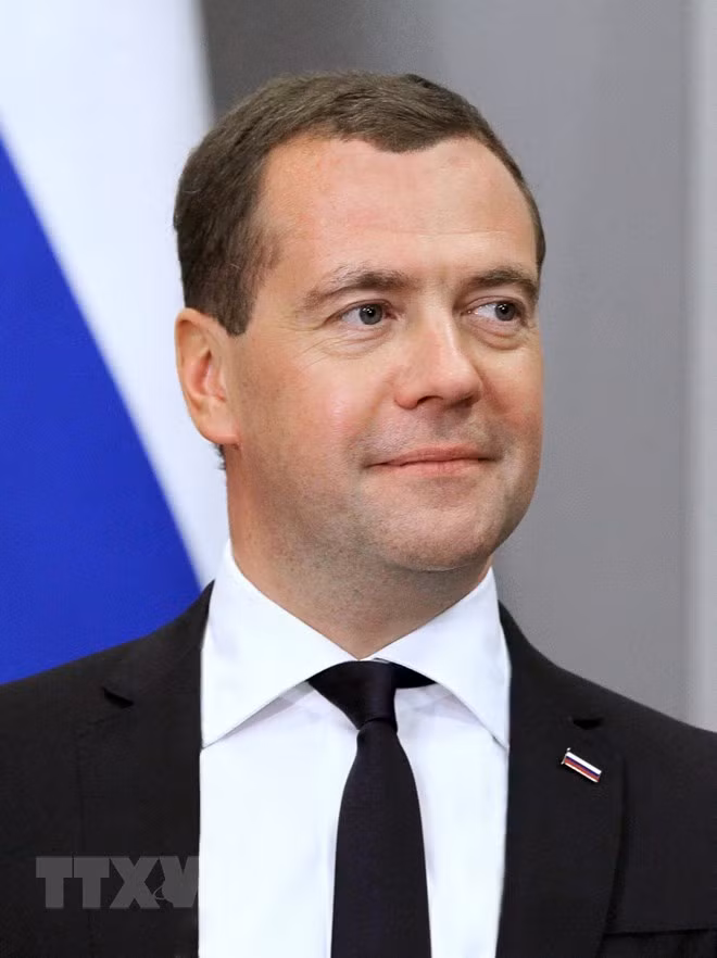 Premier ruso inicia visita oficial a Vietnam ảnh 1