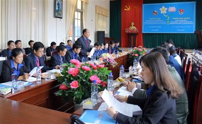 Intensifican la solidaridad entre organizaciones juveniles de Vietnam y Laos ảnh 1