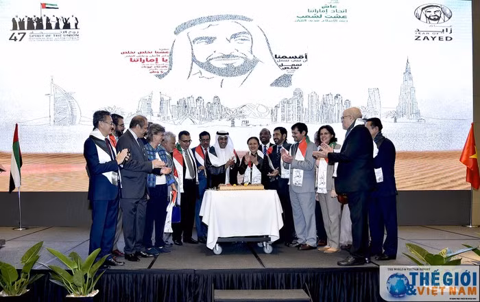 Celebran en Hanoi aniversario 47 del Día Nacional de UAE ảnh 1