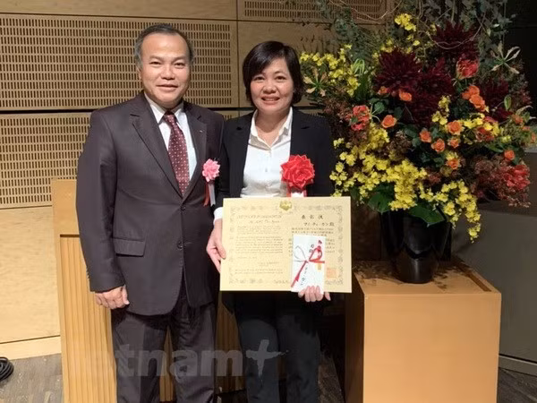 Honran en Japón a científica vietnamita por descubrimento sobre diarrea epidémica porcina ảnh 1