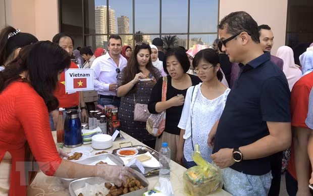 Promueven imagen de Vietnam en feria de caridad en Egipto ảnh 1